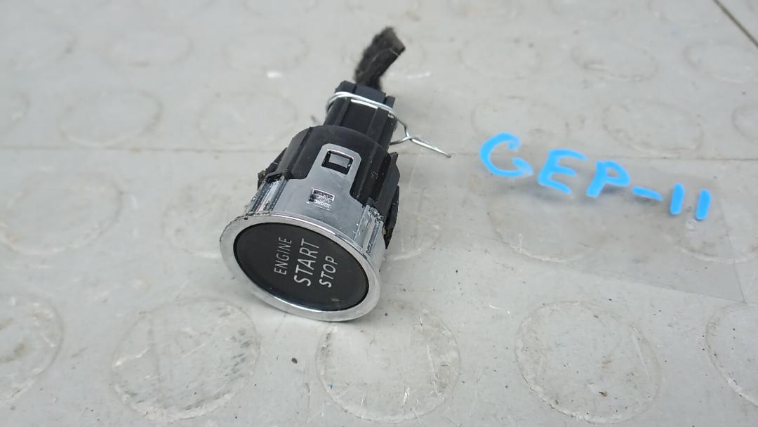 кнопка запуска двигателя Citroen C5 AirCross 1 поколение 2022, 1.2 л., бензин, МКПП, внедорожник 5 дв. - фото №1