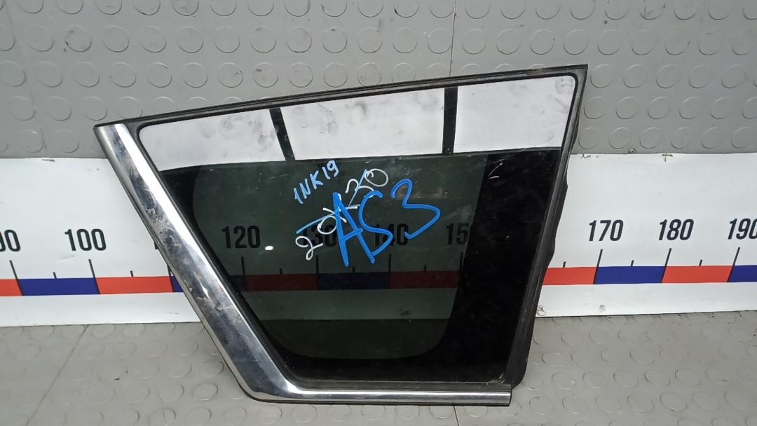 стекло кузовное боковое правое Peugeot 4007 1 поколение 2009, 2.2 л., дизель, МКПП, внедорожник 5 дв. - фото №1