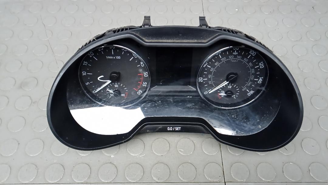 приборная панель Skoda Octavia 3 поколение (A7) 2015, 1.6 л., дизель, МКПП, хетчбэк 5 дв. - фото №1