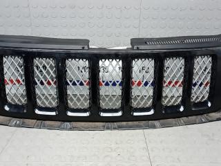 решетка радиатора Jeep Grand Cherokee WK2 2012, 3.0 л., дизель, АКПП, внедорожник 5 дв.