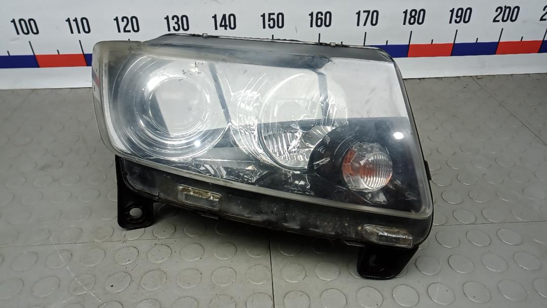 фара правая Jeep Grand Cherokee WK2 2012, 3.0 л., дизель, АКПП, внедорожник 5 дв. - фото №1