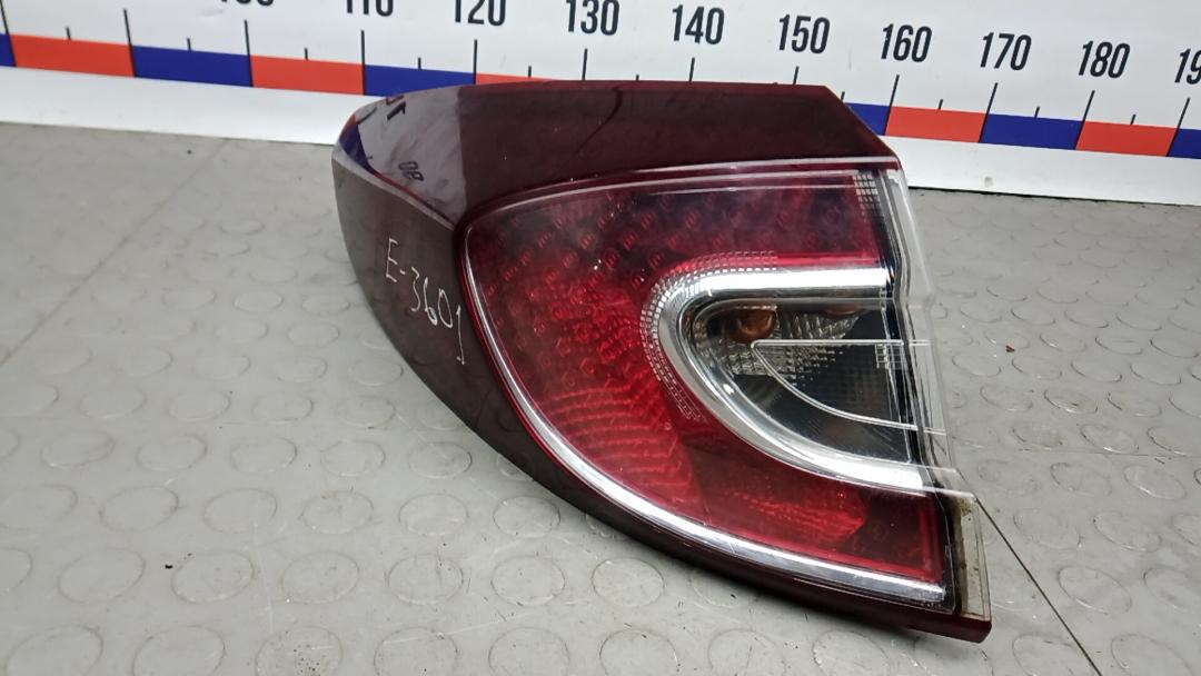 фонарь задний левый Renault Megane 3 поколение 2010, 1.5 л., дизель, МКПП, универсал - фото №1