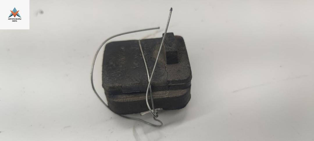 кронштейн радиатора Audi A6 4B/C5 1998, 2.5 л., дизель, МКПП, синий, универсал, 8D0121276 - фото №1