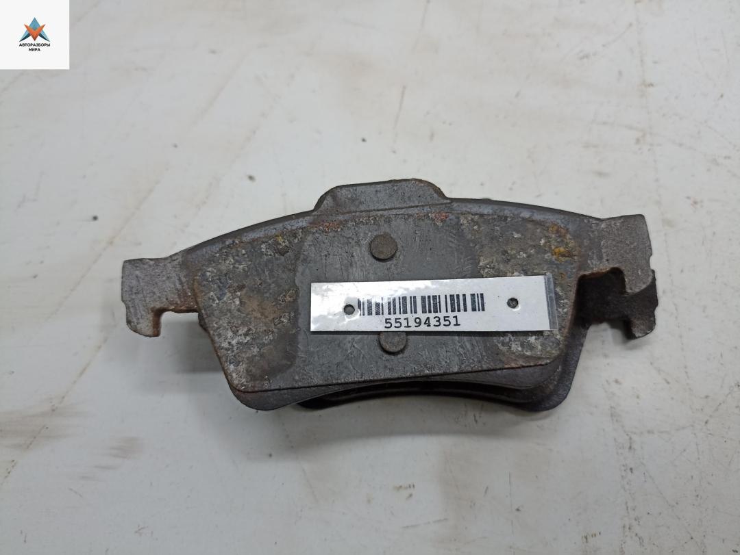 Колодки тормозные задние Opel Vectra C 2002, 1.8 л., бензин, МКПП, серый, седан - фото №1