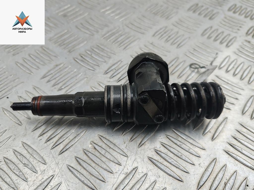 форсунка Volkswagen Passat B6 2007, 2.0 л., дизель, МКПП, коричневый, универсал, 038130073BQ - фото №1