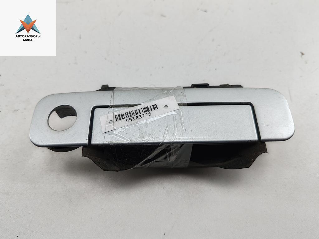 ручка наружная передняя правая Audi A4 B5 1997, 1.6 л., бензин, МКПП, серый, седан, 8D0837208A - фото №1