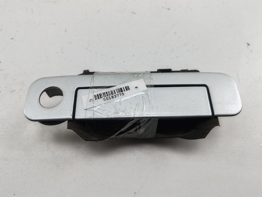 ручка наружная передняя правая Audi A4 B5 1997, 1.6 л., бензин, МКПП, серый, седан, 8D0837208A
