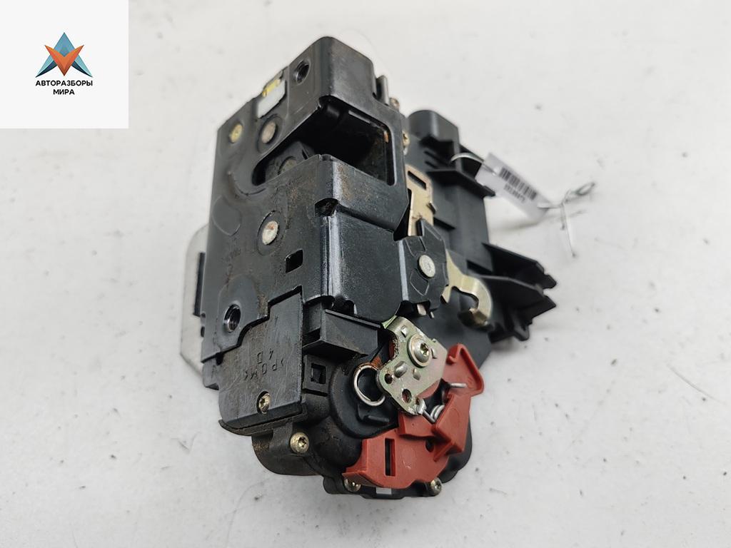 замок двери передней правой Audi A4 B6 2001, 2.0 л., бензин, АКПП, серый, универсал, 8E18870160 - фото №1