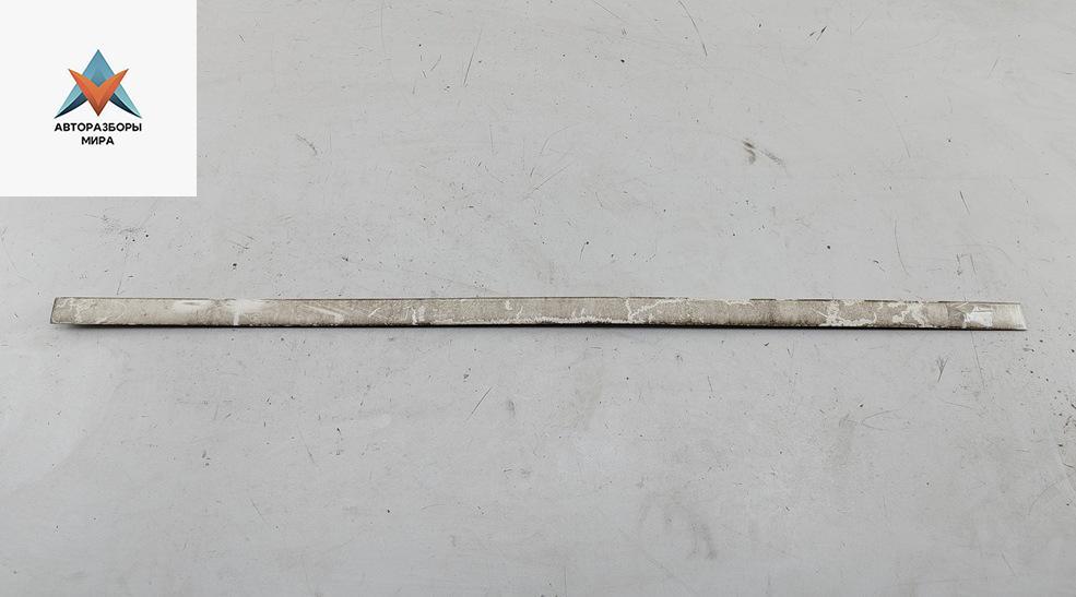 молдинг двери передней левой Audi A6 4B/C5 1999, 2.4 л., бензин, АКПП, серый, универсал, 4B0853953A - фото №1