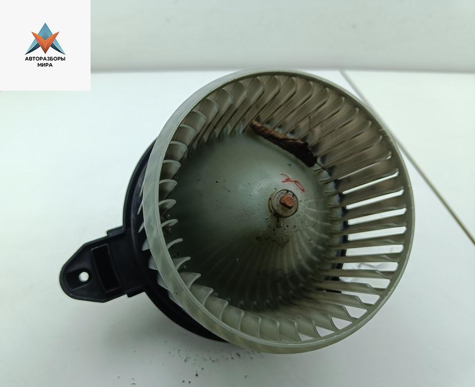 моторчик печки Audi A6 4B/C5 1998, 2.8 л., бензин, МКПП, серый, седан, 4B1820021 - фото №1