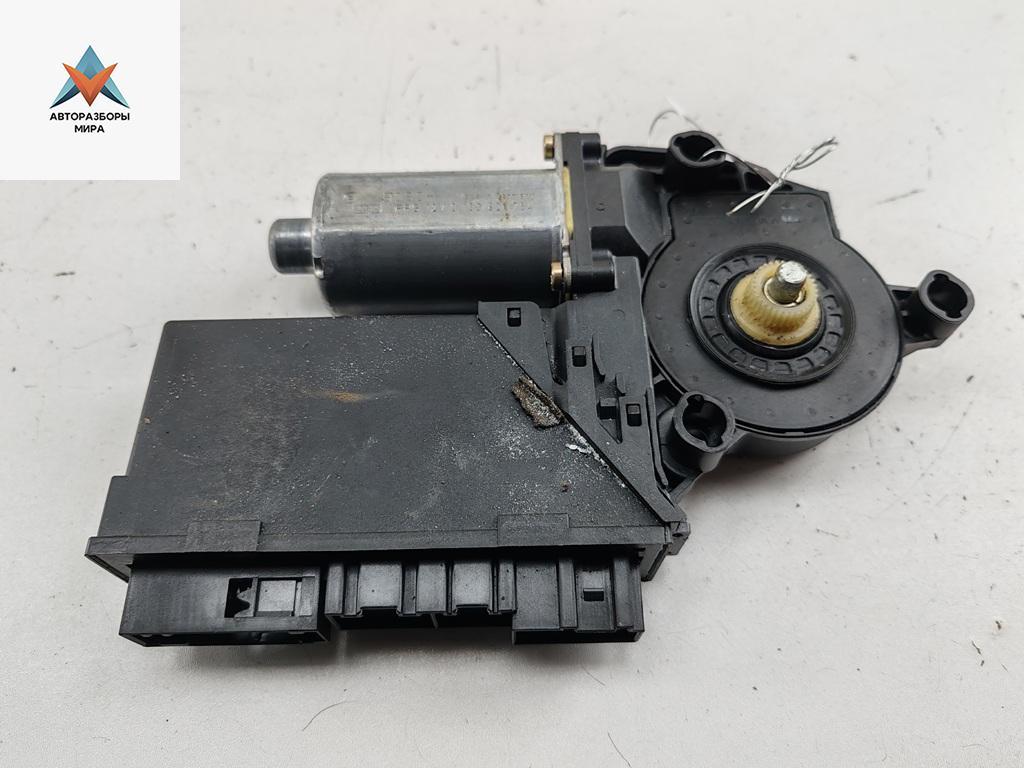 моторчик стеклоподъемника передний правый Audi A4 B6 2001, 2.0 л., бензин, АКПП, серый, универсал, 8E1959802B - фото №1