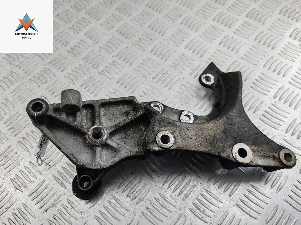 кронштейн гидроусилителя Chrysler Voyager 3 поколение 1999, 3.3 л., бензин, АКПП, синий, минивэн - фото №1