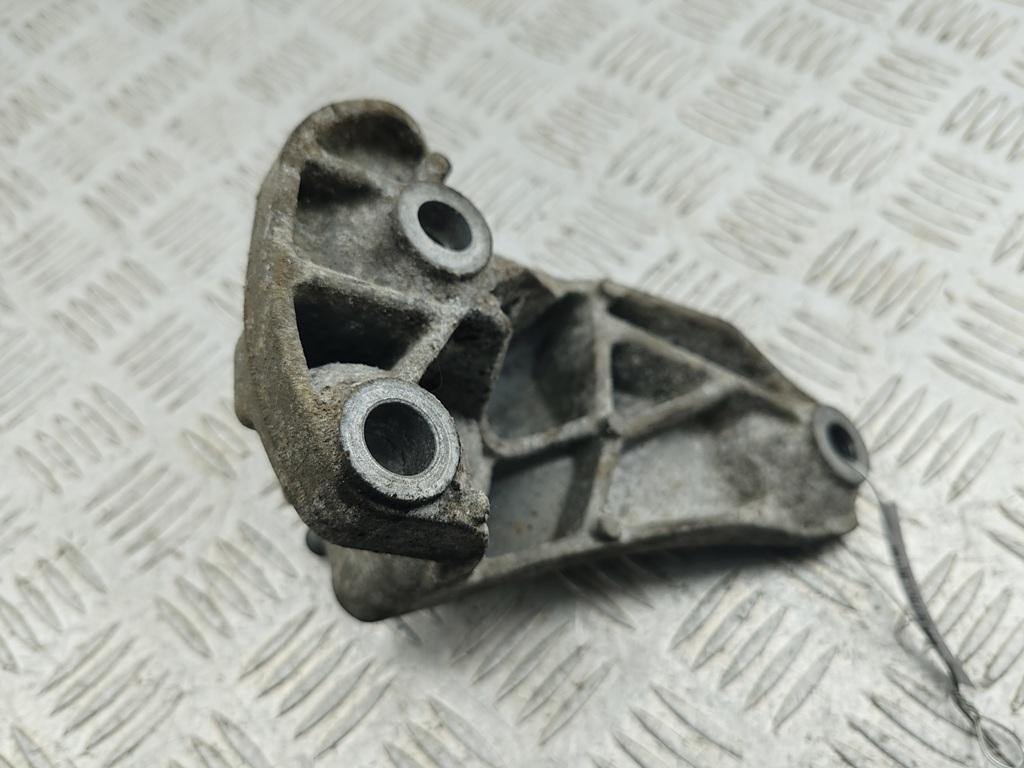 кронштейн КПП Ford Fiesta 2009, 1.3 л., бензин, МКПП, красный, хетчбэк 3 дв., 8V517M125AB