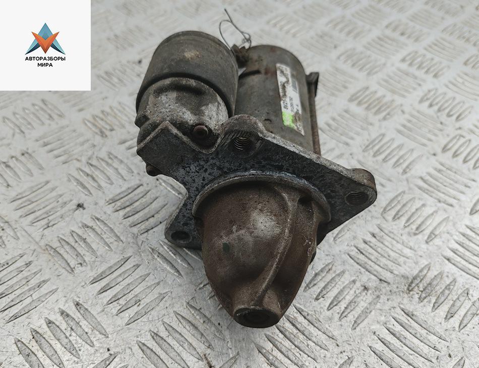 стартер Ford Fiesta 6 поколение 2009, 1.3 л., бензин, МКПП, красный, хетчбэк 3 дв., 8V2111000BD - фото №1