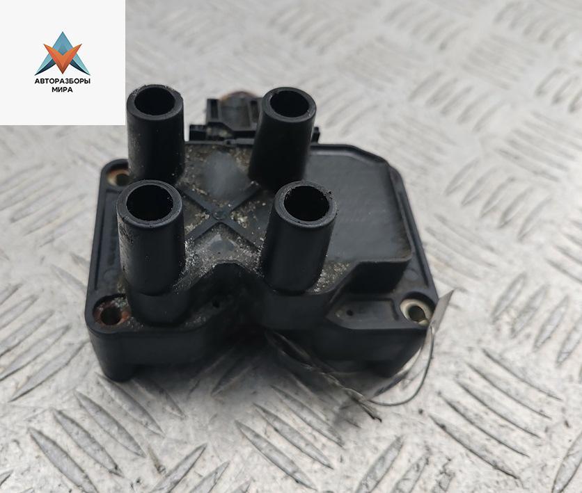 катушка зажигания Ford Mondeo 3 поколение 2001, 1.8 л., бензин, МКПП, зелёный, универсал, 0221503490 - фото №1