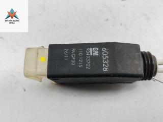 активатор (привод) замка двери Opel Omega B [рестайлинг] 2001, 2.2 л., бензин, МКПП, серый, универсал, 90493702