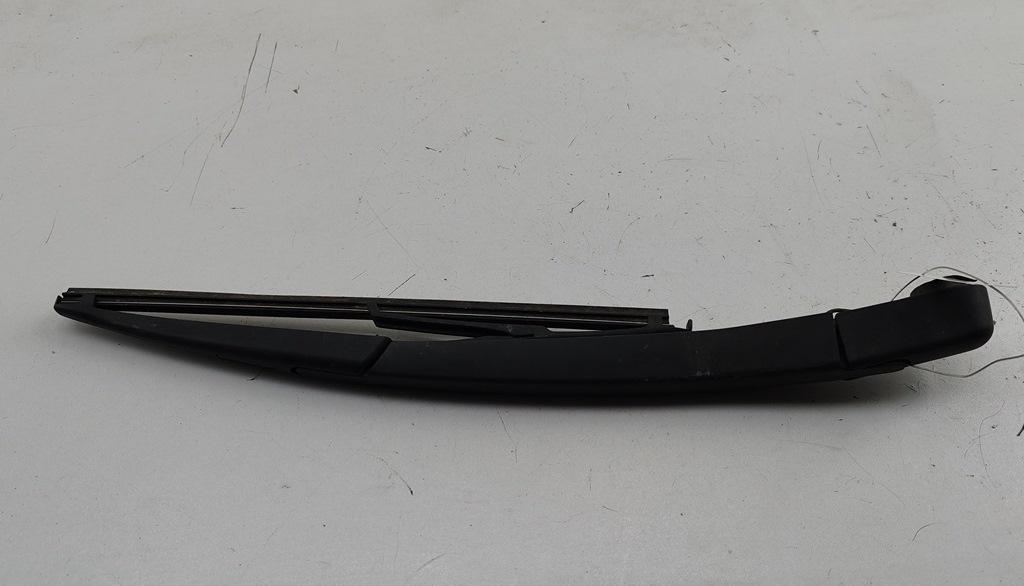 Щеткодержатель (поводок стеклоочистителя) задний Opel Corsa D 2007, 1.2 л., бензин, робот, серый, хетчбэк 5 дв., 55701469