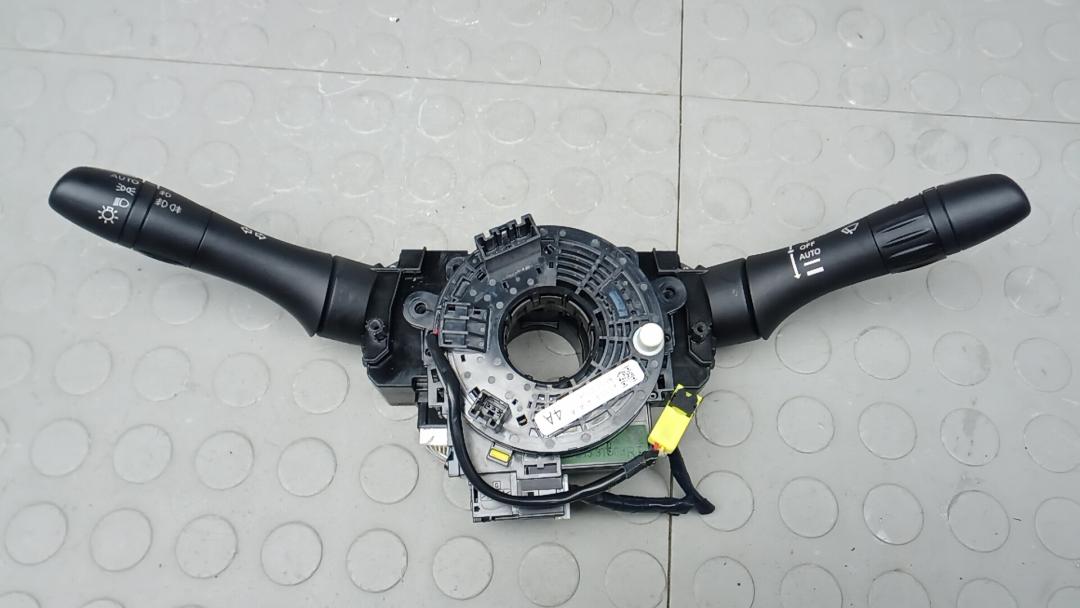 переключатель подрулевой Infiniti Q50 1 поколение 2016, 2.2 л., дизель, МКПП, седан - фото №1