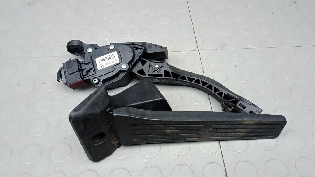 педаль Kia Sorento 3 поколение 2015, 2.2 л., дизель, МКПП, внедорожник 5 дв., 32700C5930 - фото №1