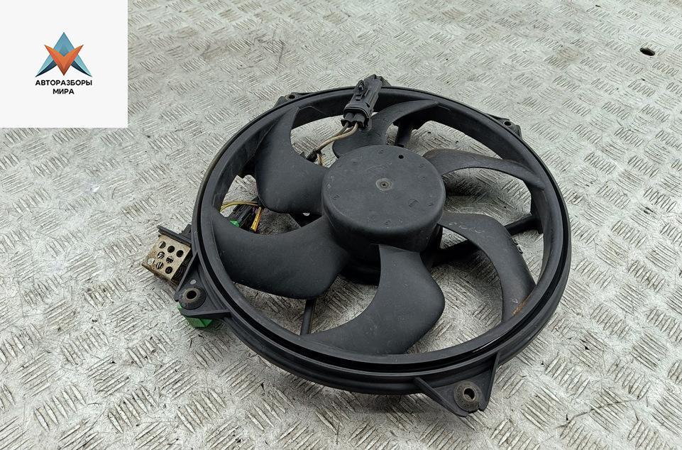 вентилятор радиатора Peugeot 307 1 поколение 2003, 1.6 л., бензин, МКПП, синий, хетчбэк 3 дв., 9641212480 - фото №1