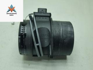 Расходомер (измеритель потока воздуха) Volkswagen Passat B7 2013, 2.0 л., дизель, МКПП, чёрный, универсал, 03L906461A