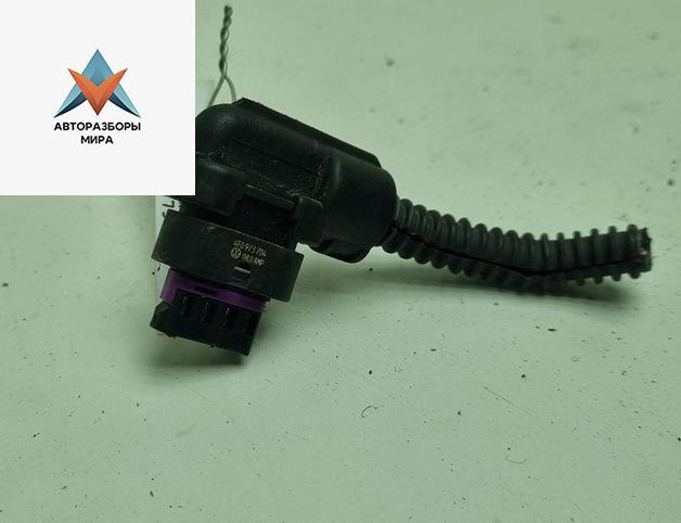 разъем (фишка) проводки Volkswagen Passat B7 2013, 2.0 л., дизель, МКПП, чёрный, универсал, 4F0973704 - фото №1