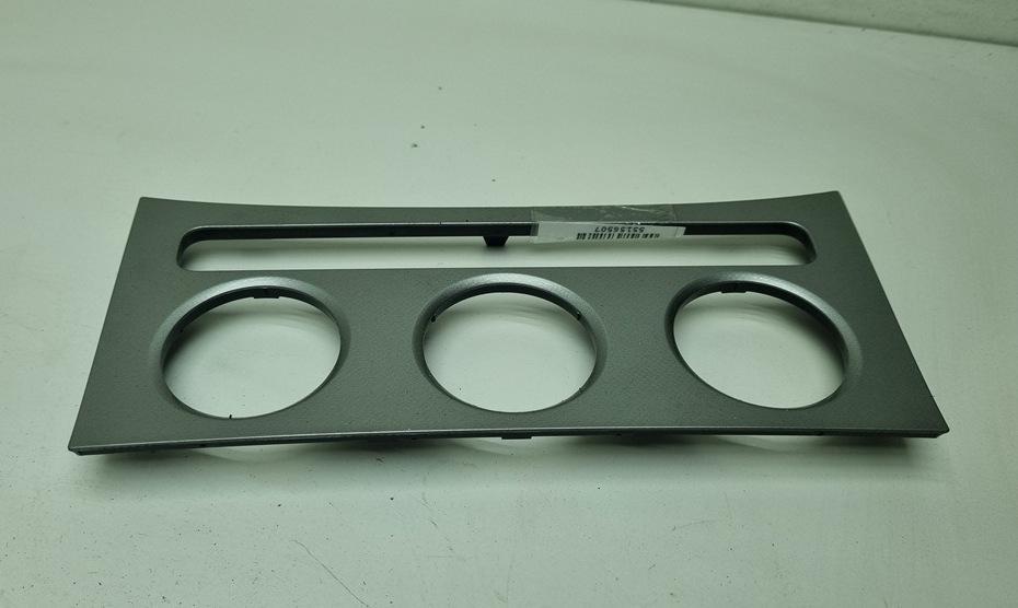 накладка на торпедо (консоль) Volkswagen Passat B6 2006, 2.0 л., бензин, МКПП, серый, седан, 3C0863100