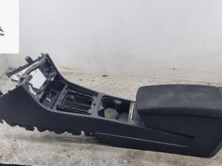 подлокотник Volkswagen Passat B7 2013, 2.0 л., дизель, МКПП, чёрный, универсал