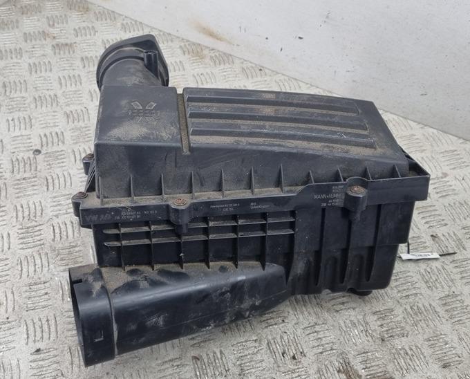 корпус воздушного фильтра Volkswagen Passat B6 2008, 2.0 л., дизель, МКПП, синий, универсал, 3C0129607AS