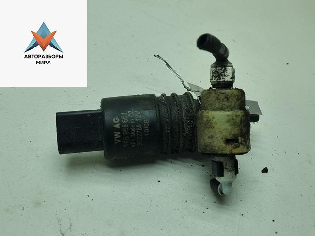 насос (моторчик) омывателя стекла Volkswagen Passat B6 2008, синий, универсал, 1K6955651 - фото №1