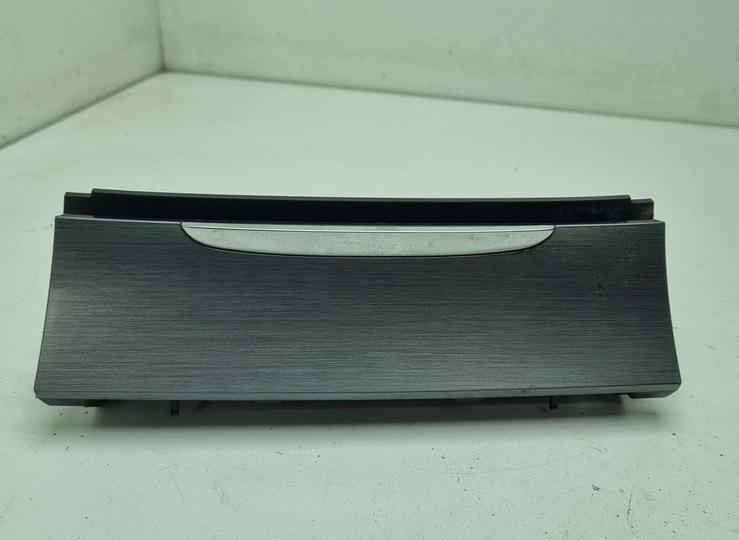 пепельница Volkswagen Passat B7 2013, 2.0 л., дизель, МКПП, чёрный, универсал, 3C0863284K