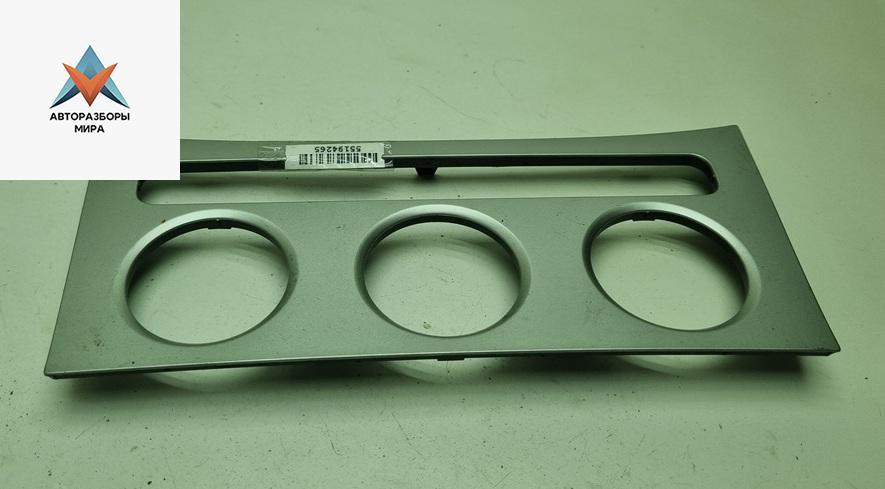 накладка на торпедо (консоль) Volkswagen Passat B6 2008, 2.0 л., дизель, МКПП, чёрный, универсал, 3C0863100E - фото №1