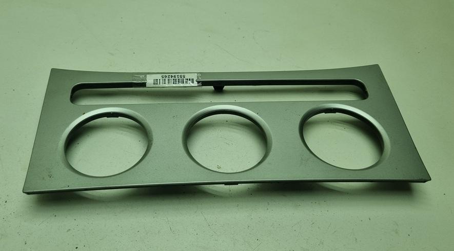 накладка на торпедо (консоль) Volkswagen Passat B6 2008, 2.0 л., дизель, МКПП, чёрный, универсал, 3C0863100E