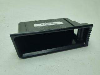 пепельница Volkswagen Passat B6 2006, 2.0 л., бензин, МКПП, серый, седан, 3C0863077