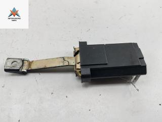 ограничитель открывания двери Mercedes-Benz C-Класс W202/S202 1996, седан