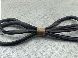 уплотнитель двери Volkswagen Passat B7 2013, 2.0 л., дизель, МКПП, чёрный, универсал