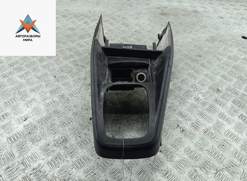 консоль салона (центральная часть) Volkswagen Golf 4 поколение 1999, 1.6 л., бензин, МКПП, синий, хетчбэк 5 дв. - фото №1