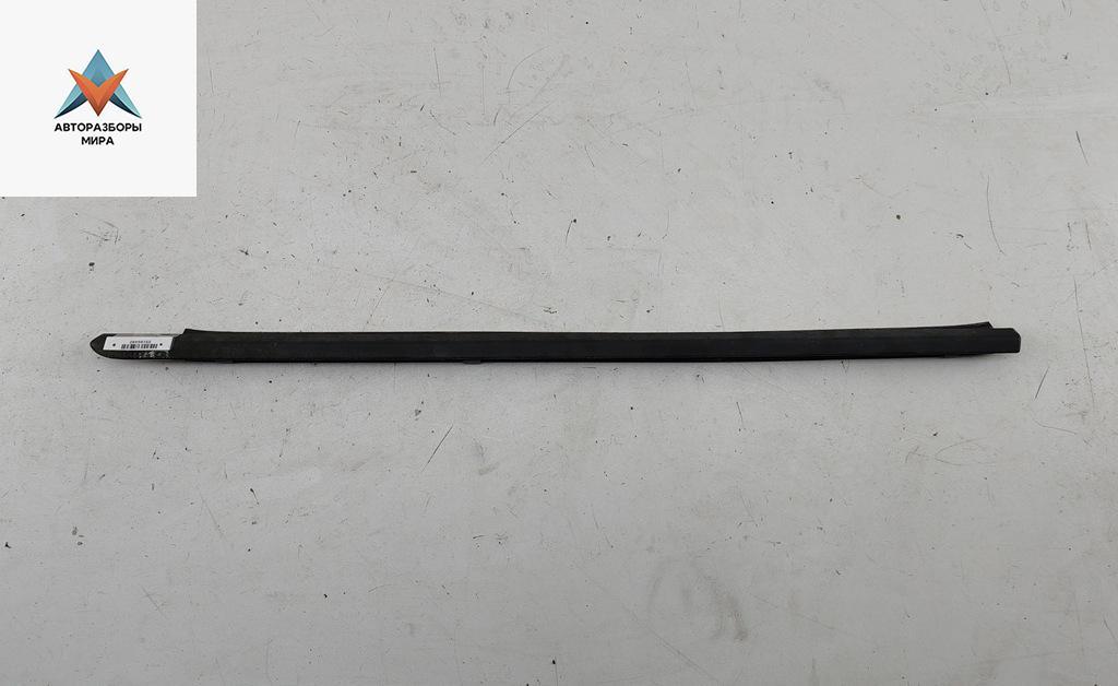 Молдинг стекла двери наружный Mercedes-Benz C-Класс W202/S202 1996, 2.0 л., бензин, МКПП, синий, седан - фото №1