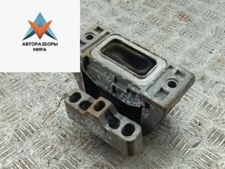 подушка крепления КПП Volkswagen Golf 4 поколение 1999, 1.4 л., бензин, МКПП, синий, хетчбэк 5 дв.