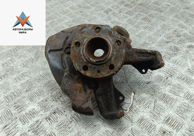 ступица передняя левая Volkswagen Golf 4 поколение 2000, 1.4 л., бензин, МКПП, серый, универсал - фото №1