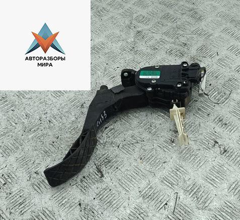 педаль SEAT Leon 2 поколение 2006, 1.6 л., бензин, МКПП, красный, хетчбэк 5 дв. - фото №1