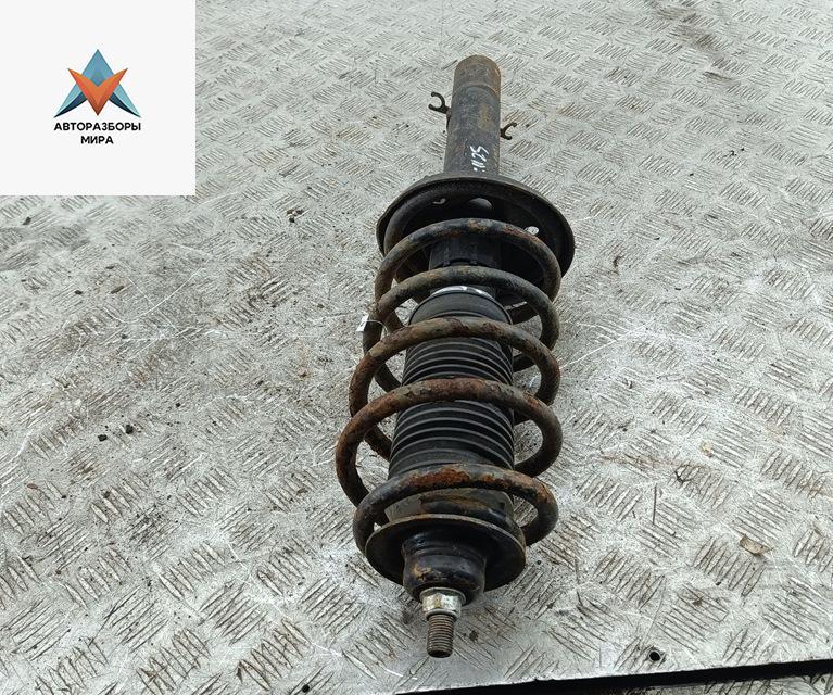 стойка передняя Volkswagen Golf 4 поколение 1999, 1.4 л., бензин, МКПП, синий, хетчбэк 5 дв. - фото №1