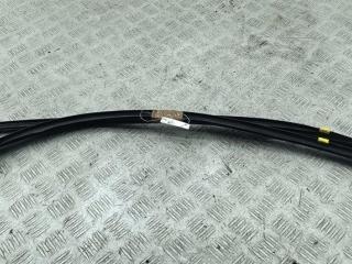 молдинг лобового стекла SEAT Leon 2 поколение 2006, 1.6 л., бензин, МКПП, красный, хетчбэк 5 дв.