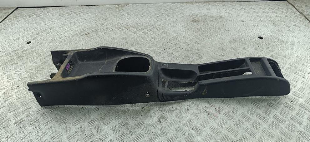 консоль салона (центральная часть) SEAT Leon 2006, 1.6 л., бензин, МКПП, красный, хетчбэк 5 дв.