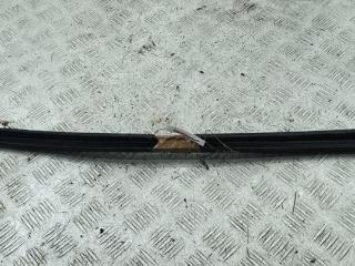 молдинг лобового стекла Volkswagen Passat B6 2008, 1.9 л., дизель, МКПП, красный, универсал