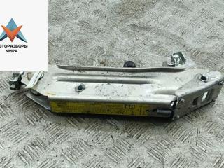 домкрат Volkswagen Golf 4 поколение 2001, 1.4 л., бензин, МКПП, синий, хетчбэк 3 дв.