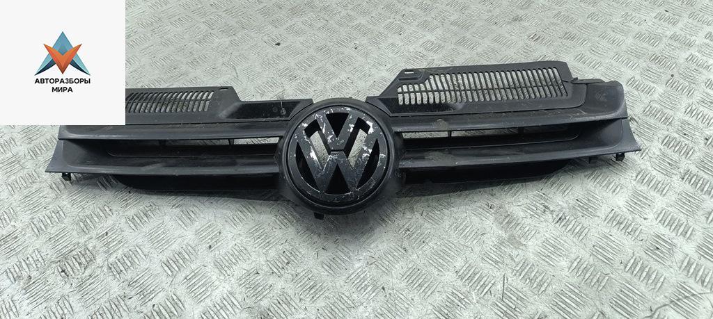 решетка радиатора Volkswagen Golf 5 поколение 2005, чёрный, хетчбэк 3 дв. - фото №1