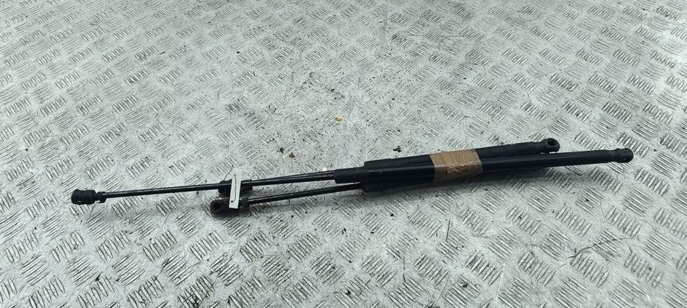 амортизатор крышки багажника (3-5 двери) Volkswagen Passat B7 2013, 2.0 л., дизель, МКПП, чёрный, универсал