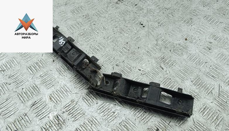 кронштейн переднего бампера Volkswagen Passat B6 2008, 1.9 л., дизель, МКПП, красный, универсал - фото №1
