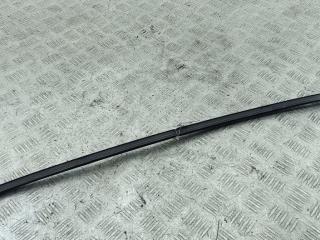 молдинг лобового стекла Volkswagen Passat B7 2013, 2.0 л., дизель, МКПП, чёрный, универсал